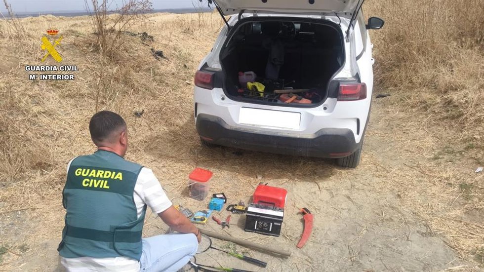 La Guardia Civil detiene al presunto autor de varios robos en Villalba del Alcor (Huelva).
