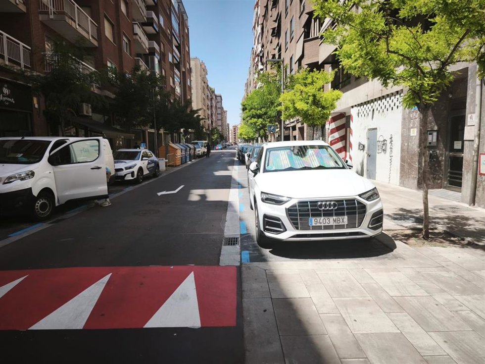 Calle Lardero de Logroño, recientemente reurbanizada.