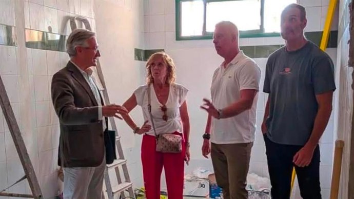 El delegado territorial de Educación en Sevilla, Miguel Ánger Araúz, visita el IES Severo Ochoa de San Juan de Aznalfarache