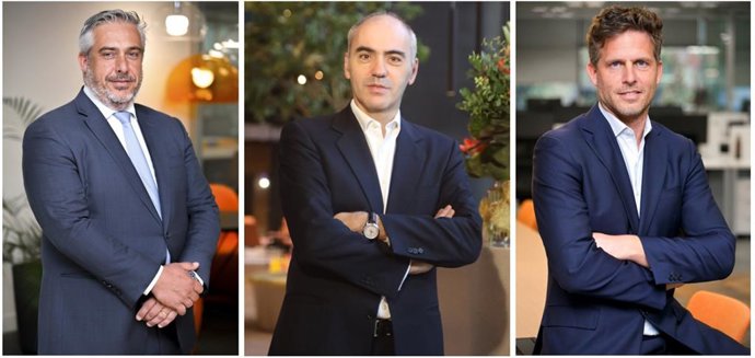 De izquierda a derecha, el Managing Director y Co-CEO de Hipoges, Hugo Velez; el CEO de Finsolutia Group, Afonso Nascimento y el Managing Director y Co-CEO de Hipoges, Claudio Panunzio.