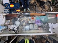 A prisión un hombre al desmantelar un salón de juegos clandestino y bunkerizado para vender droga en Sevilla