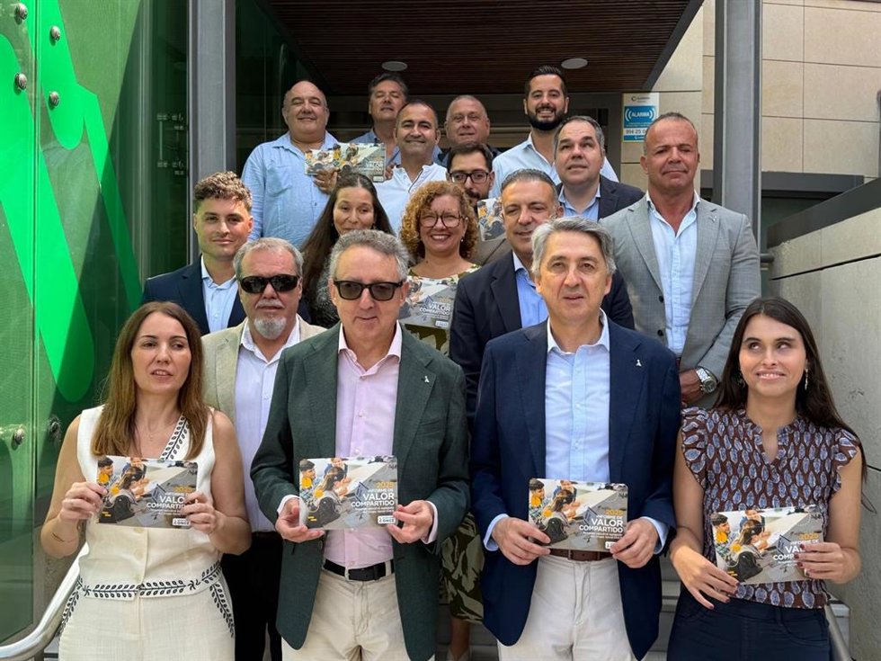 El delegado de la ONCE en Andalucía, Ceuta y Melilla, Cristóbal Martínez, junto al director en Cádiz, Alberto Ríos, el director de Jerez, Cristino Ortuno, y la vicepresidenta del Consejo Territorial, Milagros Rodríguez.