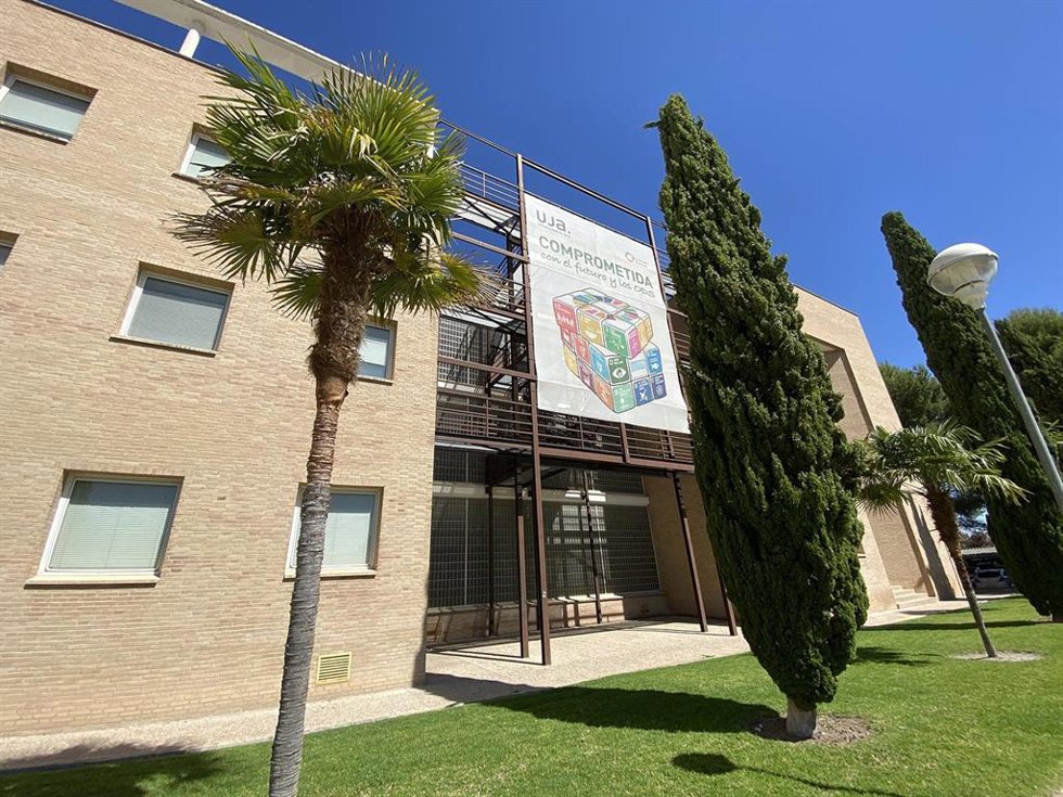 Archivo - Un edificio del Campus de las Lagunillas de la UJA.