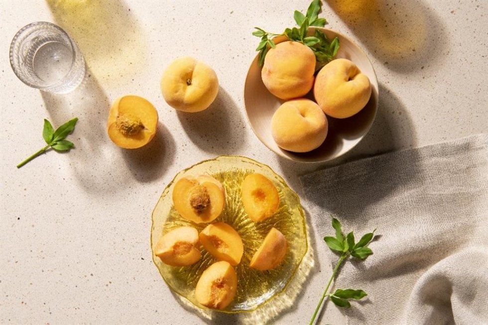 Aldi supera las 4.280 toneladas de fruta de hueso para el verano
