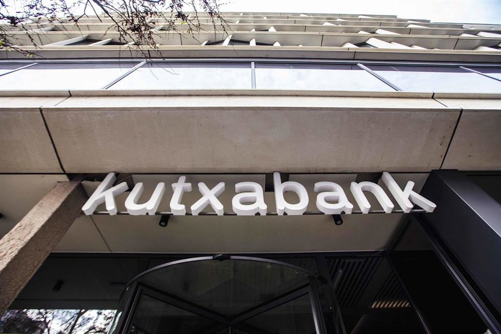 Archivo - Sede de sucursal de Kutxabank.
