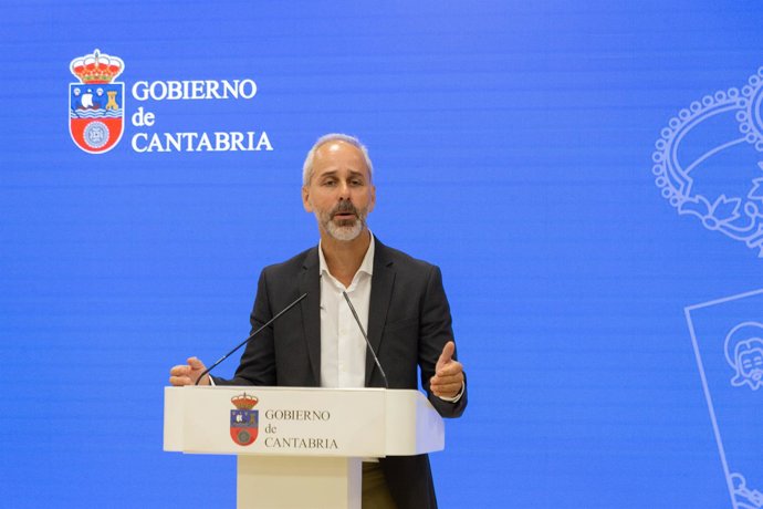 El consejero de Educación de Cantabria, Sergio Silva