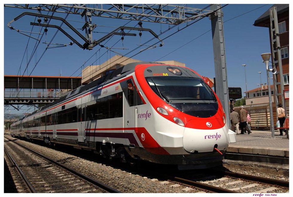 Archivo - Tren de Cercanías de Madrid