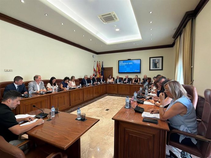 En el pleno se aprobará una declaración institucional para que el Ministerio de Transportes recupere el estudio del Corredor Cantábrico Mediterráneo con doble vía entre Teruel y Sagunto