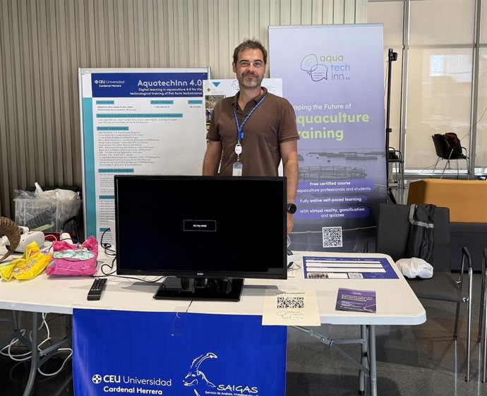 Los profesores de la Facultad de Veterinaria de la CEU UCH Jordi López Ramon y Víctor Lizana, participantes en el proyecto europeo AQUATECHinn 4.0 para la formación digital de los profesionales de la acuicultura.