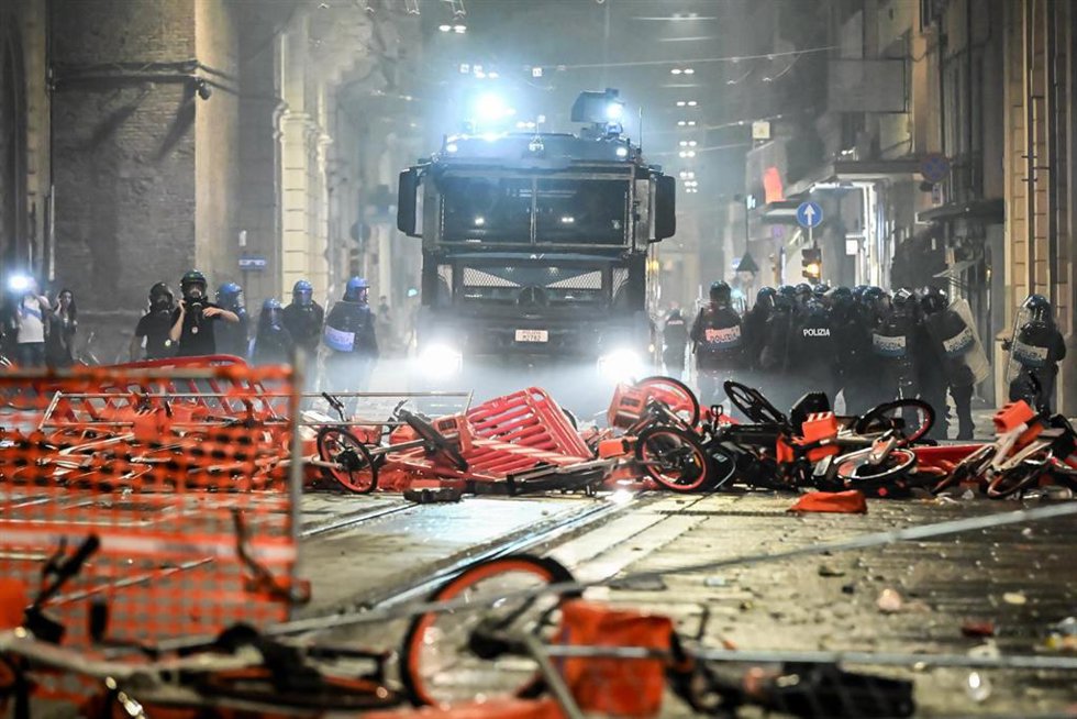 Violentos disturbios en Italia tras la muerte de un ciudadano marroquí a manos de varios policías