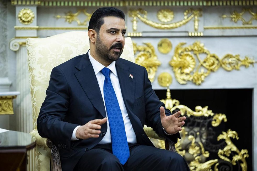 El primer ministro de Irak, Ali al Zaidi, durante una reunión en Washington.