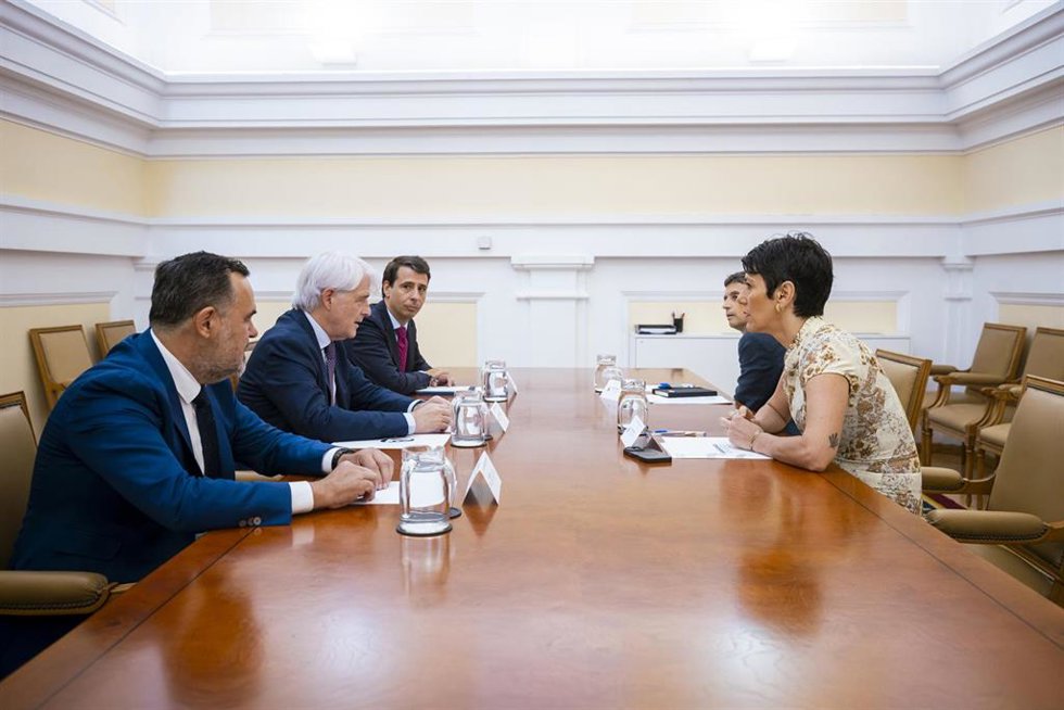 El presidente de la Abogacía Española, Salvador González, se reúne con la ministra de de Inclusión, Seguridad Social y Migraciones, Elma Saiz, a 29 de julio de 2026.