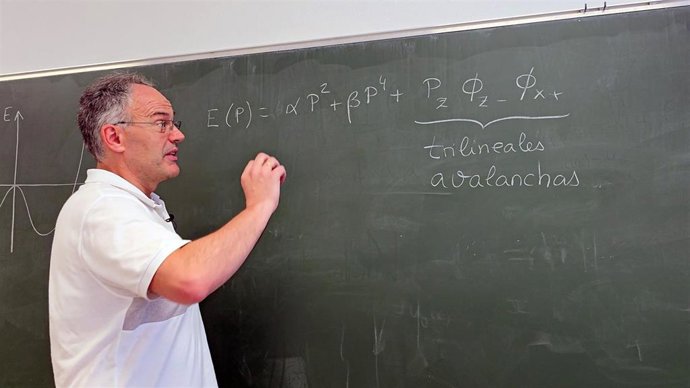 El profesor de la UC, Javier Junquera