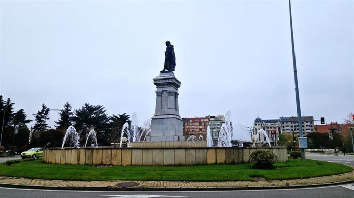 Archivo - Plaza de Guzmán El Bueno, uno de los lugares por los que pasará la manifestación convocada por la Asociación Provincial de Autoescuelas de León.