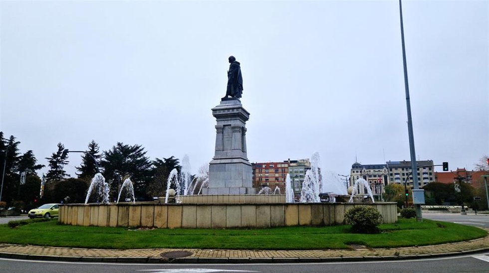 Archivo - Plaza de Guzmán El Bueno, uno de los lugares por los que pasará la manifestación convocada por la Asociación Provincial de Autoescuelas de León.