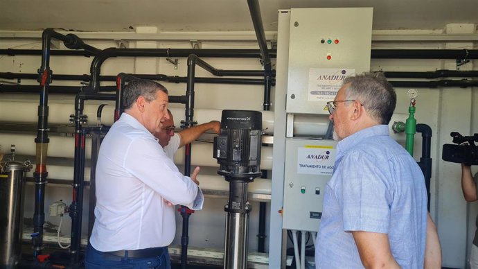 Visita de Javier Faúndez a la ETAP.