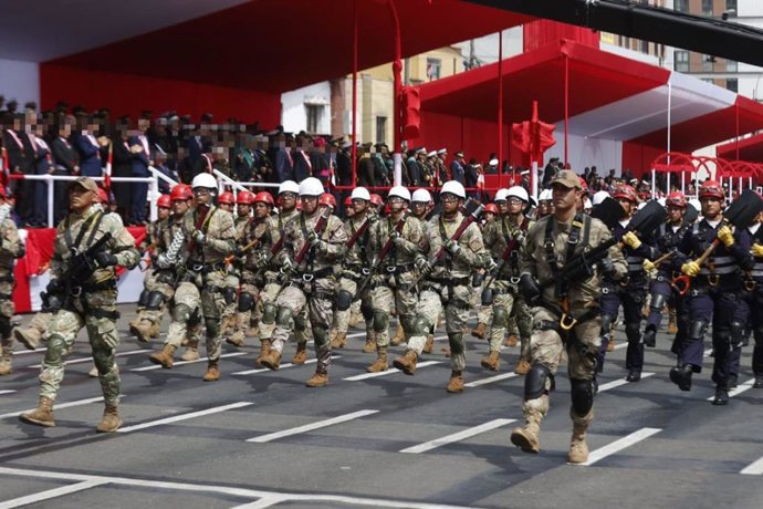 Perú.- Presidente de Cámara de Diputados destaca vocación en Parada y Desfile Cívico Militar