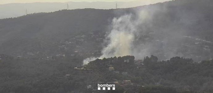 Un incendi forestal a Canyelles (Barcelona)