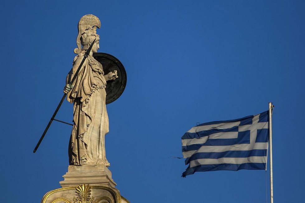 Archivo - Bandera de Grecia en Atenas