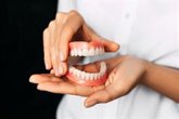 Foto: Prótesis dentales removibles: Consejos para evitar molestias en verano
