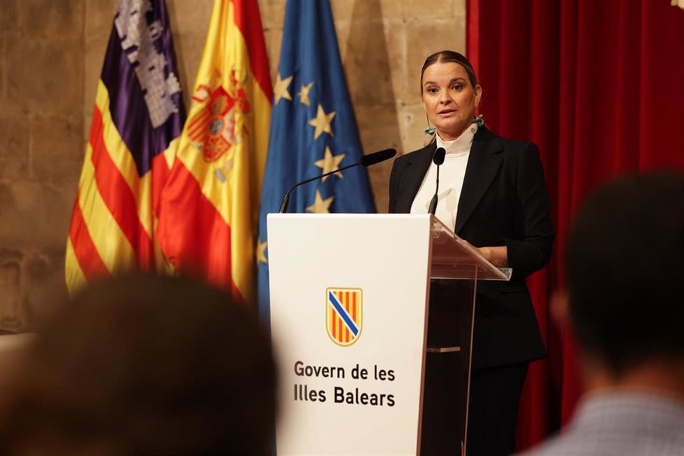 La presidenta de Baleares, Marga Prohens, ofrece una rueda de prensa tras reunirse con el presidente del Gobierno, Pedro Sánchez.