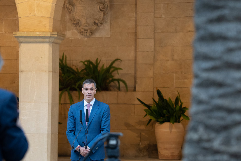 El presidente del Gobierno, Pedro Sánchez, comparece ante los medios de comunicación tras su despacho con el Rey Felipe VI, en el Palacio Real de la Almudaina, a 29 de julio de 2026, en Palma de Mallorca, Baleares (España).