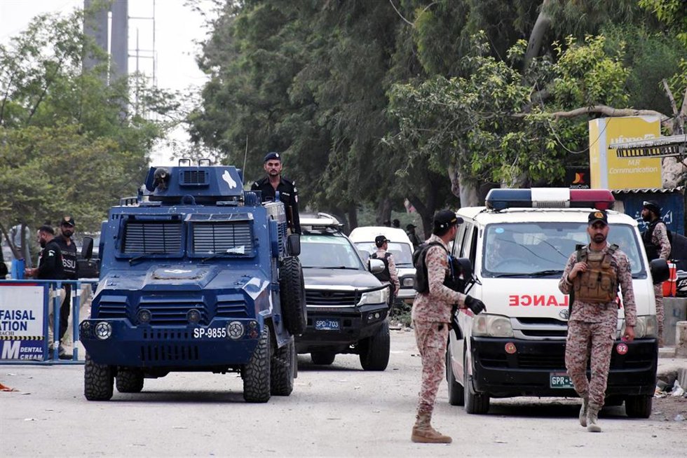 Archivo - Efectivos de las fuerzas de seguridad paquistaníes en la ciudad de Karachi
