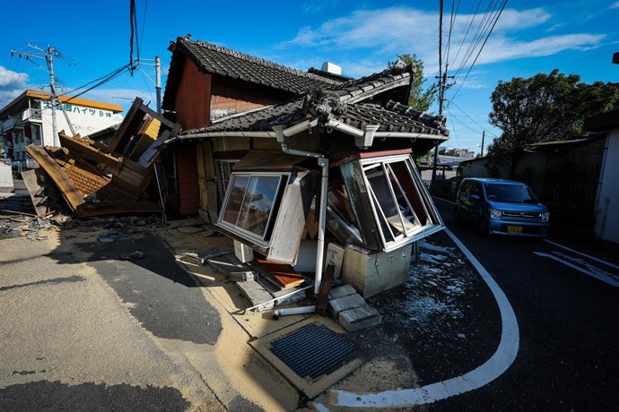 BEIJING, July 30, 2026  -- This photo taken on July 29, 2026 shows a damaged house after an earthquake in Kumamoto Prefecture, Japan. The death toll from a powerful earthquake that struck Kumamoto Prefecture, southwestern Japan, has risen to 17, while six