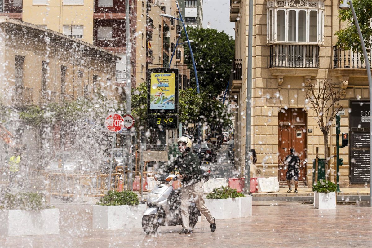 Casi toda España está en aviso naranja o amarillo por altas temperaturas el segundo día de la nueva ola de calor