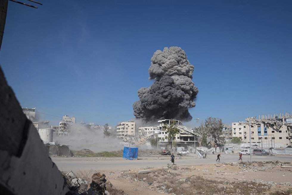 Imagen de archivo de un ataque de Israel contra el centro de Gaza.