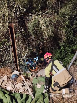 Herido un joven tras caer por un terraplén de unos 30 metros de desnivel en Málaga capital