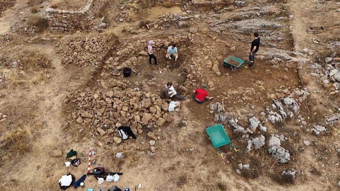 Campaña de excavación arqueológica en el yacimiento de La Peña del Castro (La Ercina), en la provincia de León, durante la campaña de 2025.