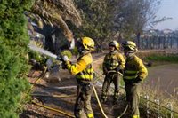 Mañueco apunta a que el fuego de Fermoselle (Zamora) se originó por una imprudencia y pide máxima precaución
