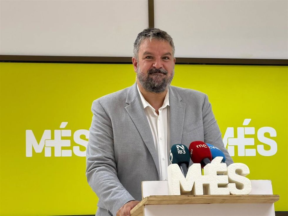 El coordinador general de MÉS per Mallorca, Lluís Apestiguia, en rueda de prensa.