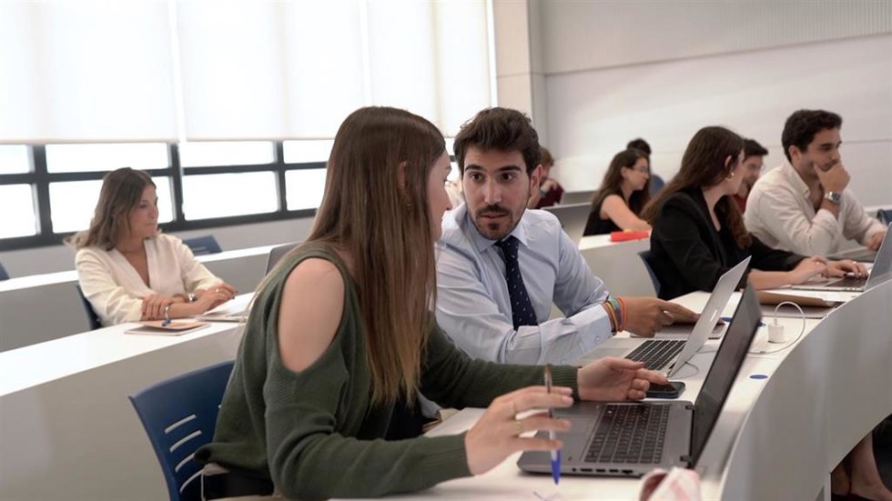 Estudiantes de Loyola.