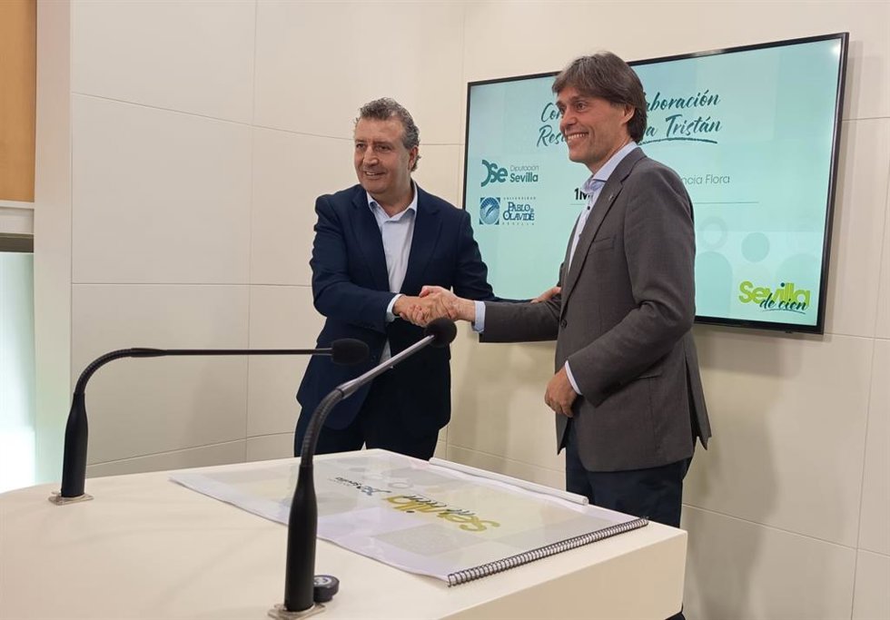 El presidente de la Diputación y el rector de la UPO, en la atención a medios en la sede de la institución provincial