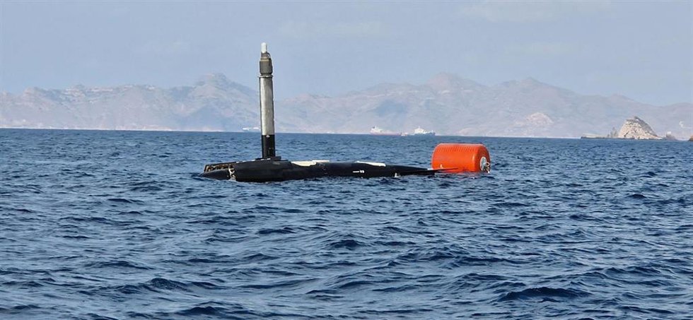 El submarino S-82 'Narciso Monturiol' completa su primera inmersión estática en Cartagena