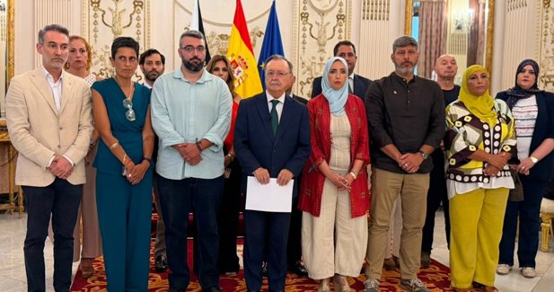 Todos los partidos de Ceuta piden al Gobierno el cierre de la frontera y el despliegue del ejército