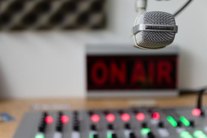 Archivo - Estudio de radio
