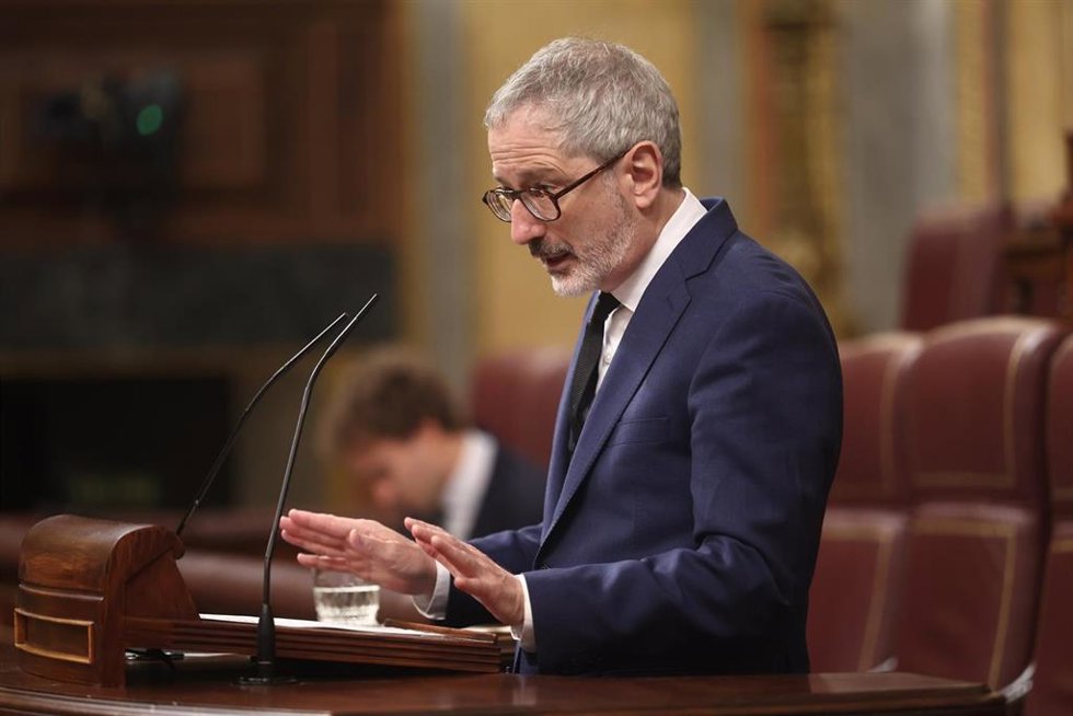 El diputado de Sumar, Carlos Martín Urriza, durante una sesión plenaria extraordinaria, en el Congreso de los Diputados, a 14 de julio de 2026, en Madrid (España). 