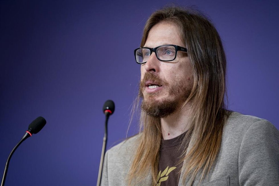 Archivo - El secretario de Organización y portavoz de Podemos, Pablo Fernández, durante una rueda de prensa en la sede de Podemos, a 18 de mayo de 2026, en Madrid (España).
