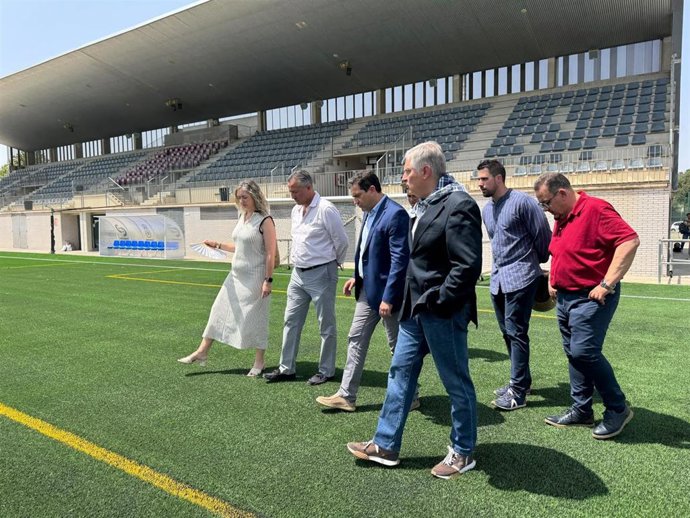 Estreno del renovado terreno de juego del campo de fútbol de la Ciudad Deportiva Sur de Ciudad Real.