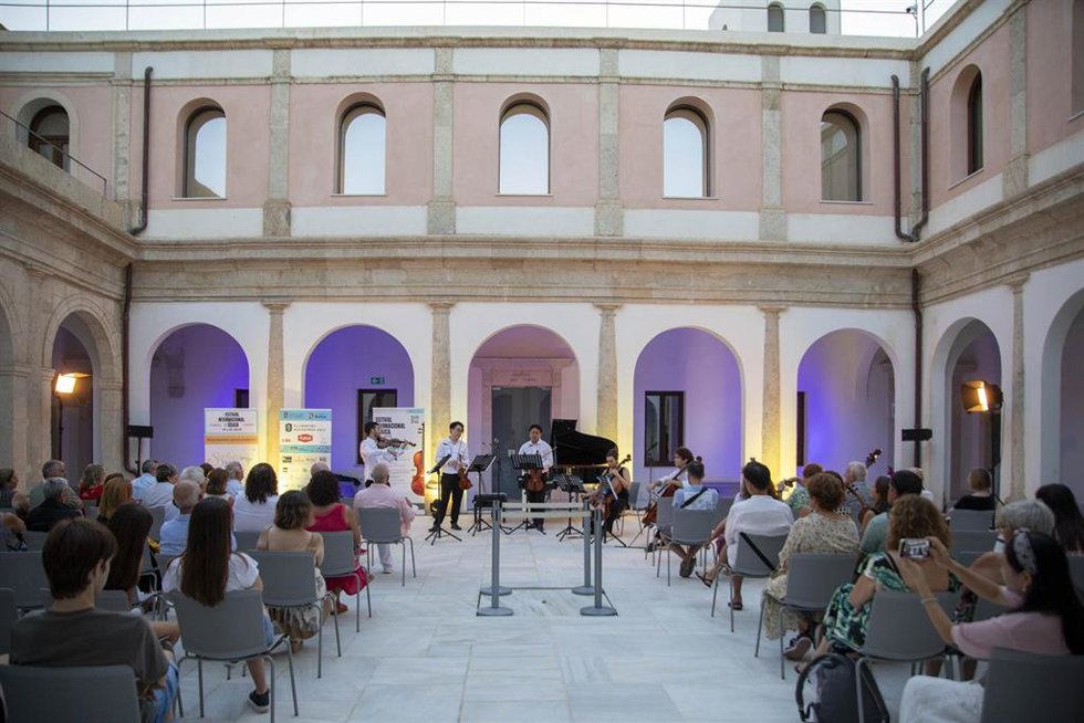 Archivo - Concierto de una edición anterior del Festival Internacional de Música de Sorbas Almería (Fimsal) en el patio del Murec, en Almería.
