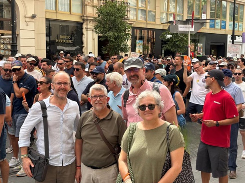 Ugt Fica Andalucía Se Manifiesta En Sevilla Para Reclamar Un Convenio Que Reconozca El Esfuerzo De La Plantilla De Airbus.