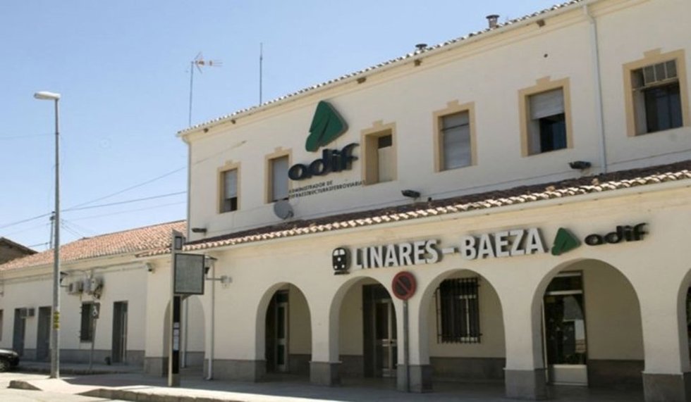 Archivo - Estación Linares-Baeza
