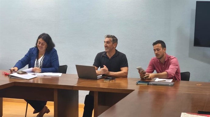 Reunión de la Junta Rectora del Patronato Deportivo Municipal de Gijón (PDM), presidida por el concejal de Deportes y Educación, Jorge Pañeda.