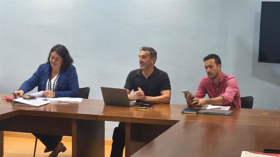 Reunión de la Junta Rectora del Patronato Deportivo Municipal de Gijón (PDM), presidida por el concejal de Deportes y Educación, Jorge Pañeda.