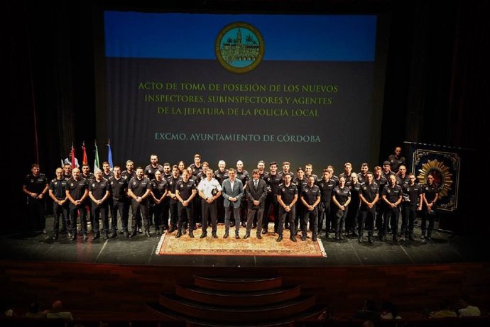 Toma de posesión de los 30 nuevos agentes de la Policía Local de Córdoba.