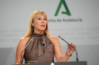 La vicepresidenta tercera y consejera de Economía, Hacienda y Fondos Europeos, y portavoz del Gobierno andaluz, Carolina España, interviene en la rueda de prensa celebrada tras la reunión semanal del Consejo de Gobierno.