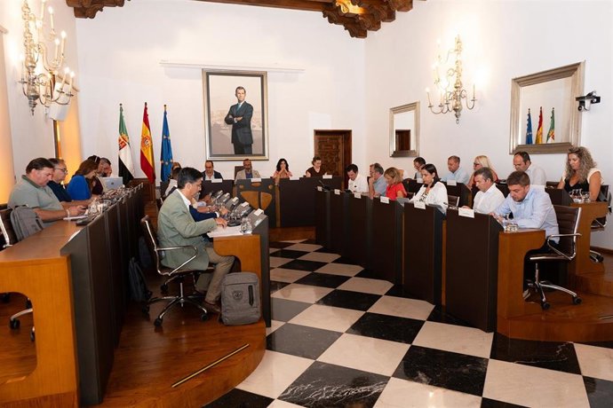Pleno de la Diputación de Cáceres